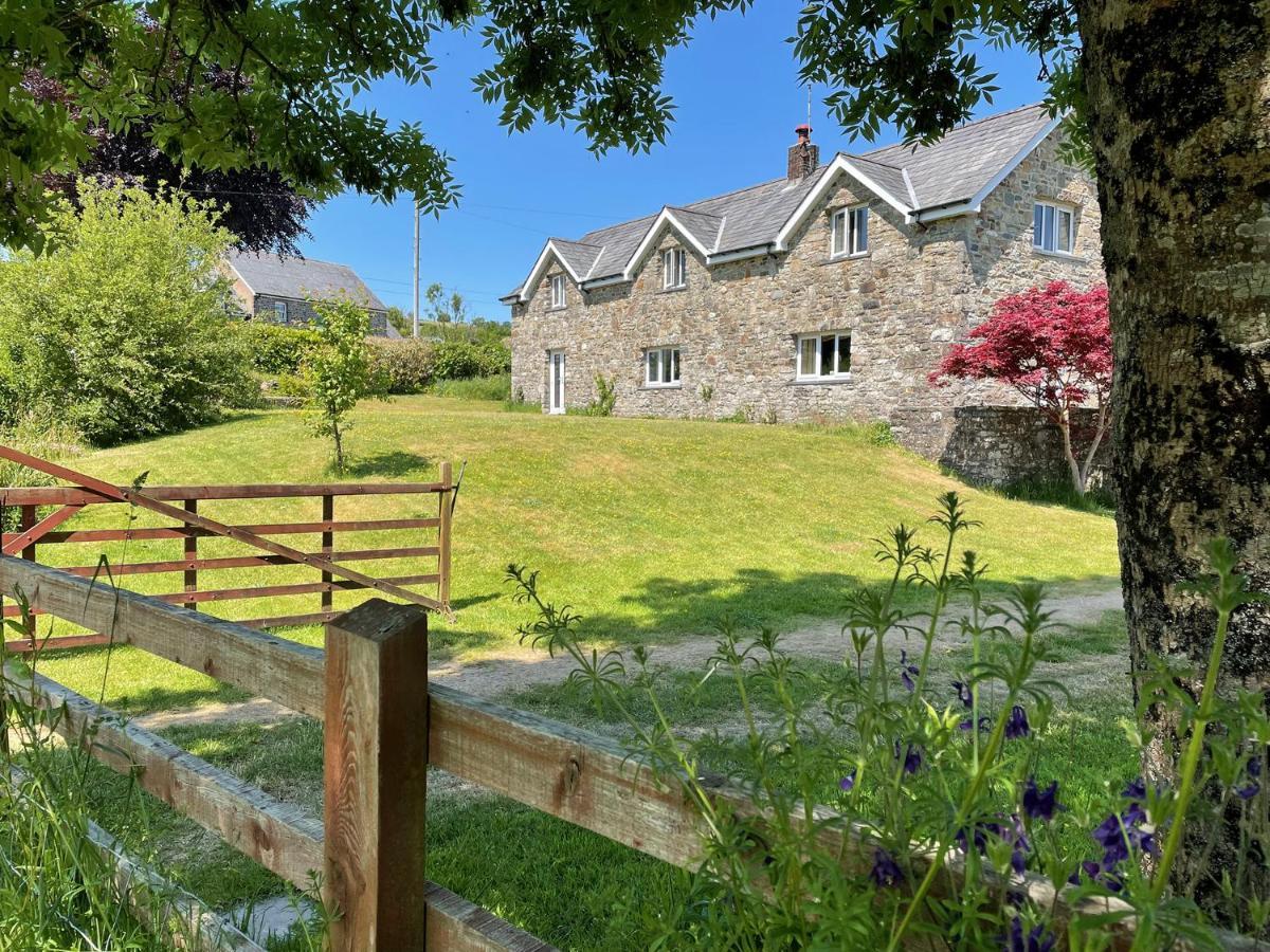 Maesyfelin Isaf B&B Llanybydder Bagian luar foto